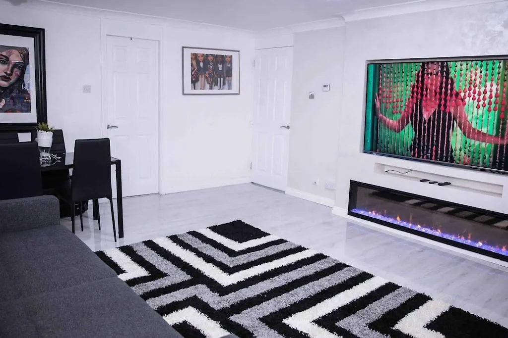 Two Bedroom Apartment Unit London 0*,  United Kingdom
